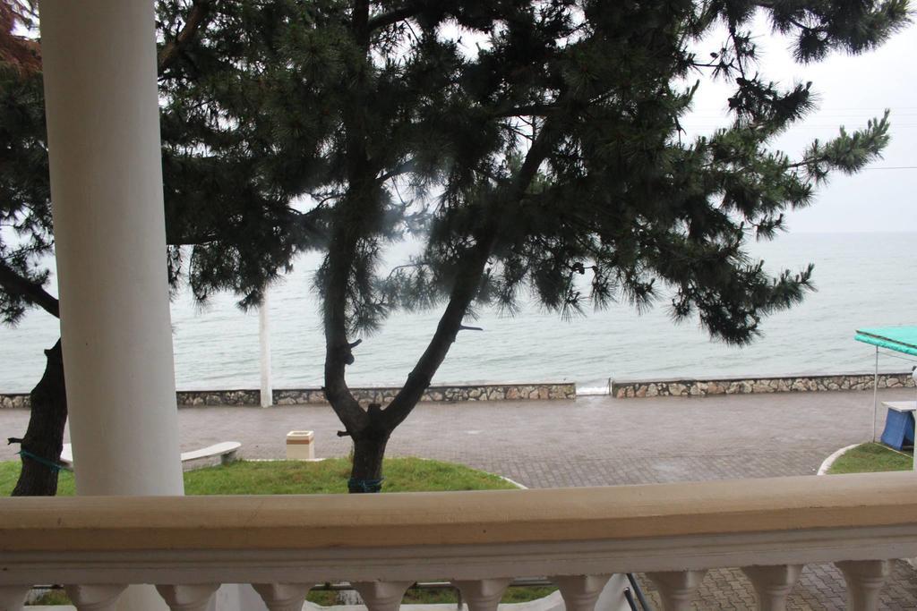 Festina Lente Hotel Kobuleti Exterior photo